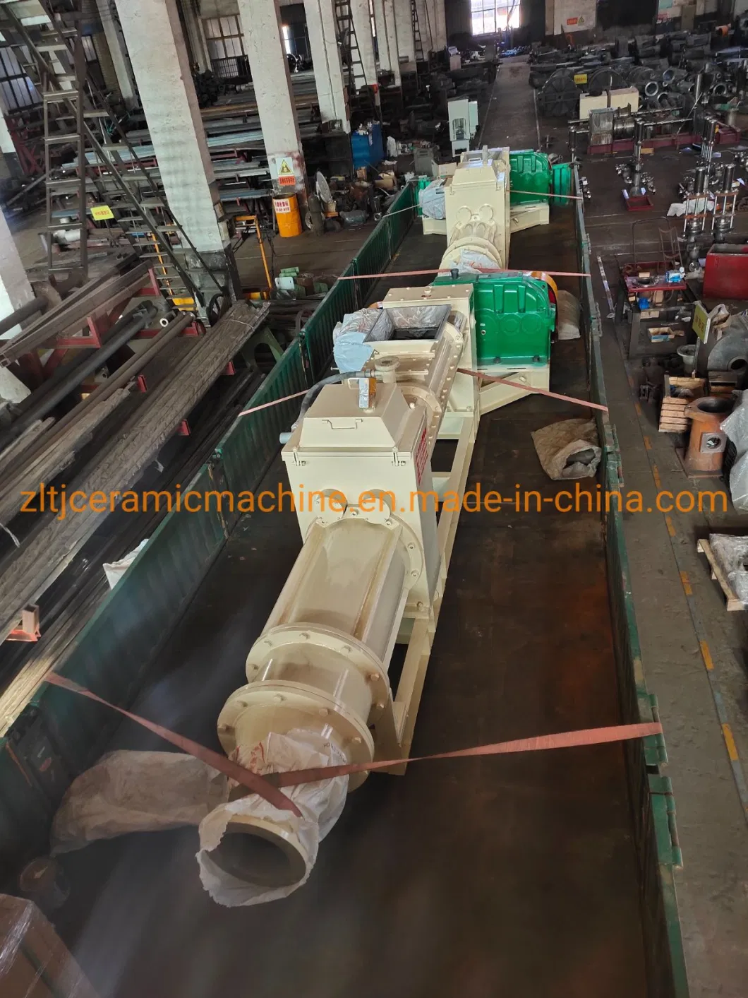 450 Model 6-8 T/H Capacity Ceramic Clay Raw Material Processing Three Shaft Stainless Steel De-Airing Auger Mill of Porcelain Tableware Manufacturer Industry